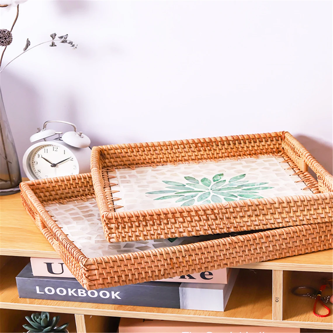 Khay mây khảm trai có tay cầm - Mosaic pearl rattan tray with lid